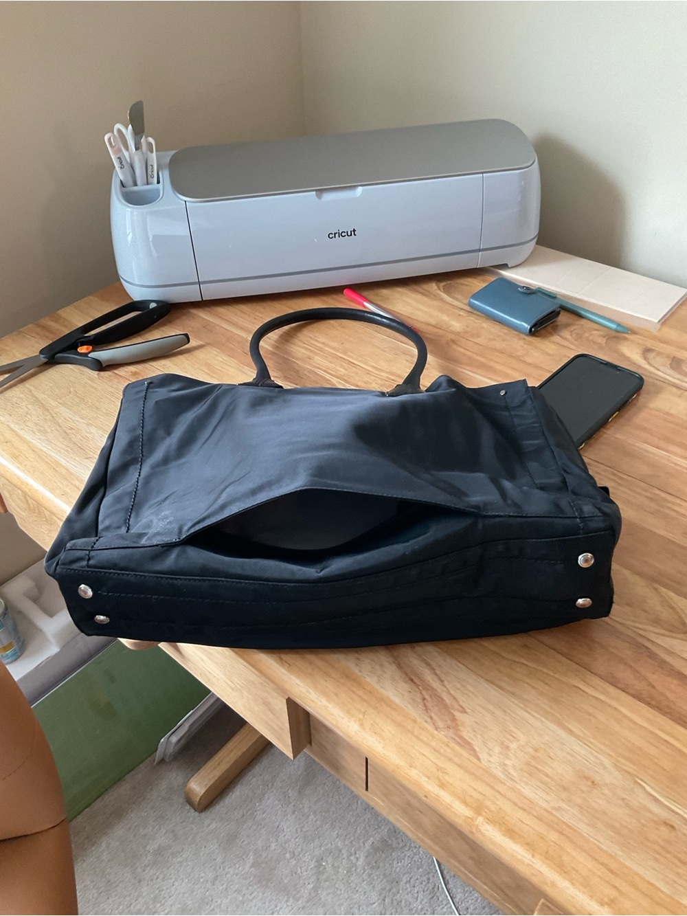 Tumi Black Nylon Tote with Leather Handles and Tag - Picture 9 of 12
